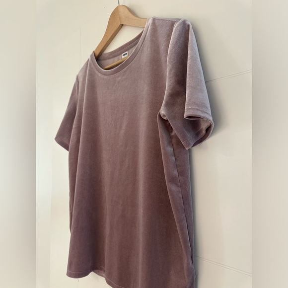 🛍️ $5 SALE Old Navy Velvet Crew Neck, EUC, size medium. - Picture 2 of 6